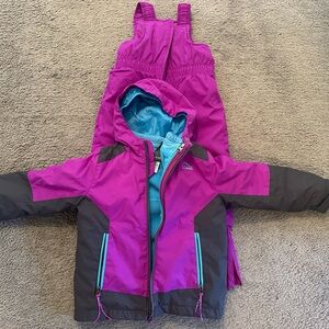 Like new Girls L.L. Bean 4t Jacket(3in 1) wl matching snow pants and gloves